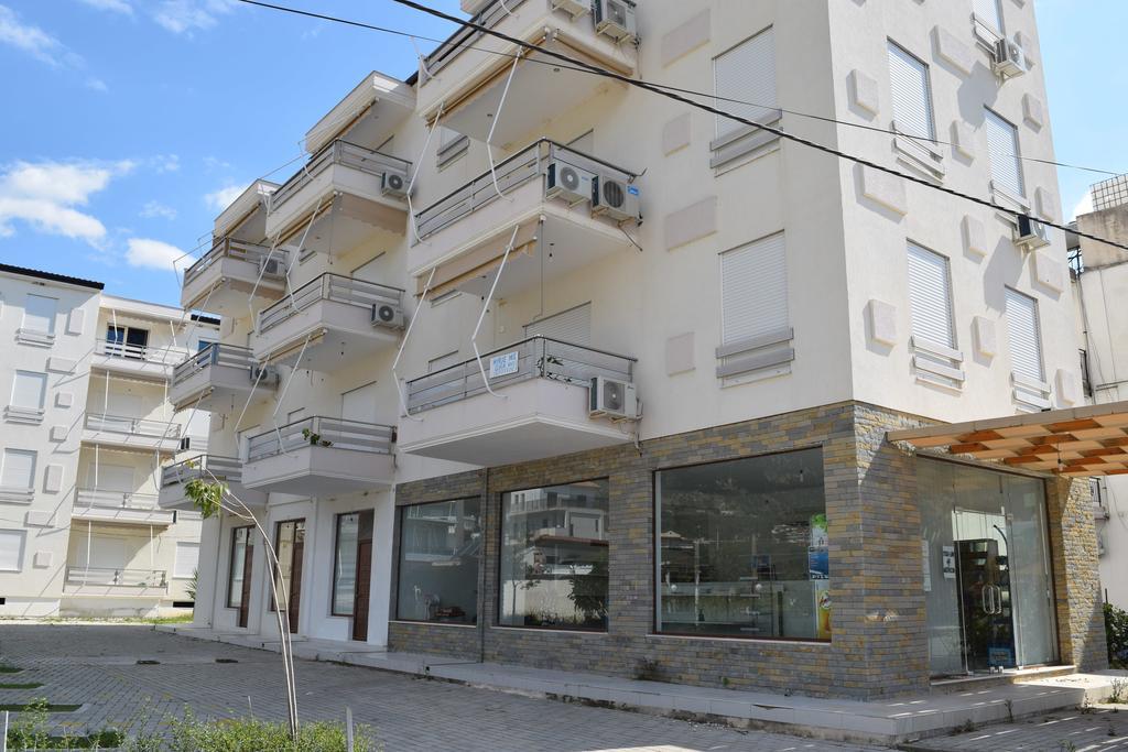 Sea Apartments Himarë Exterior foto
